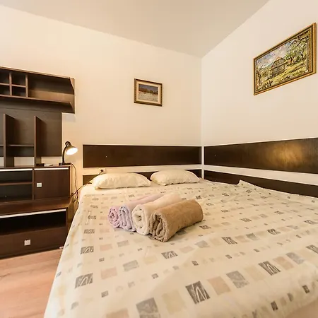 New Near Airport Apartamento