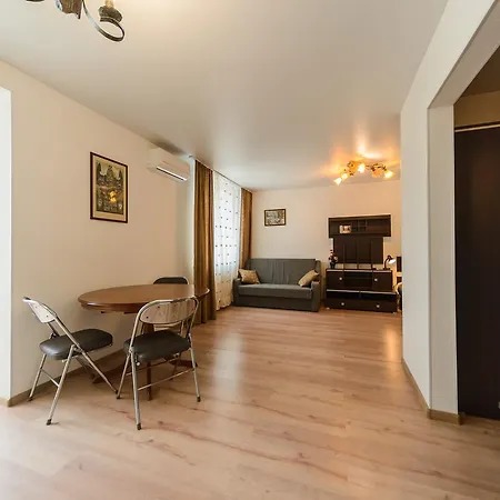 New Near Airport Apartamento Kiev